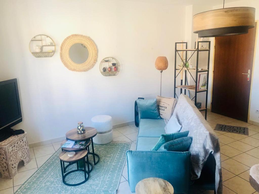 Le Camelia Apartment Tallard Exterior photo